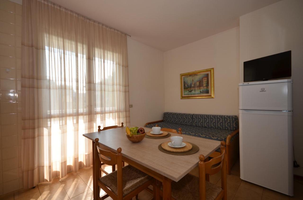 Appartamenti Sirio Via Pesci 6,8,14 Bibione Buitenkant foto