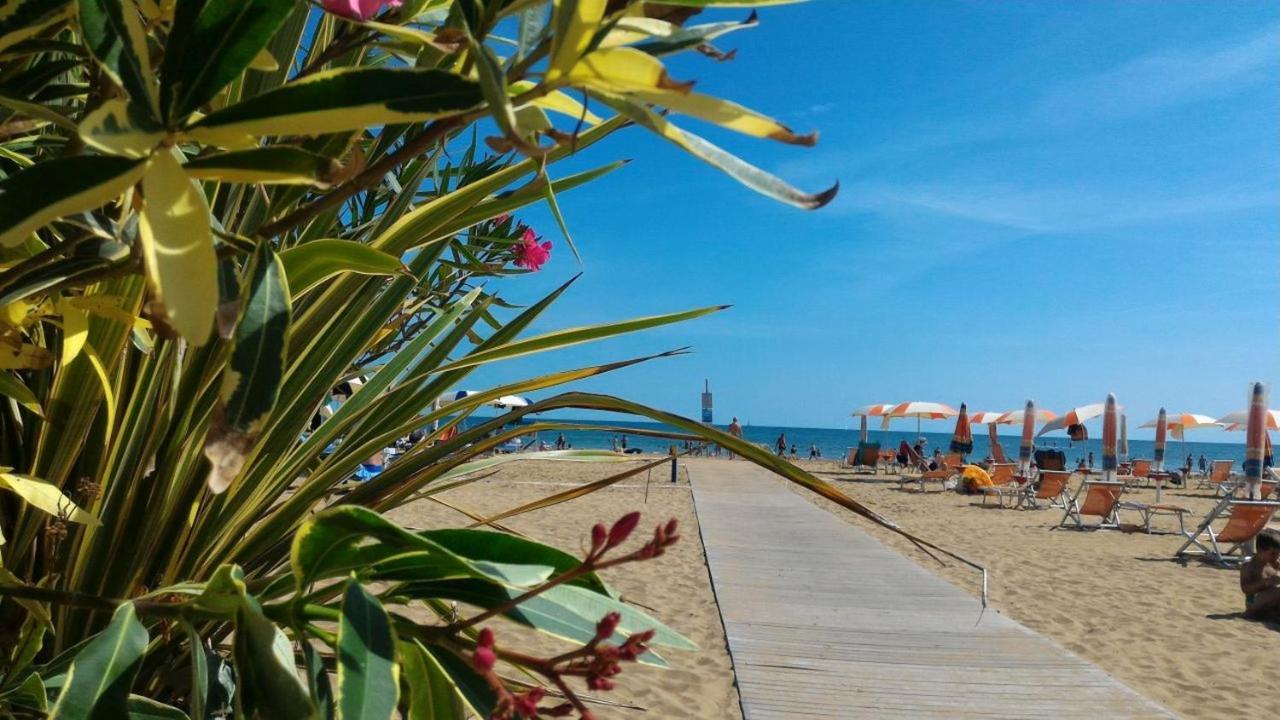 Appartamenti Sirio Via Pesci 6,8,14 Bibione Buitenkant foto